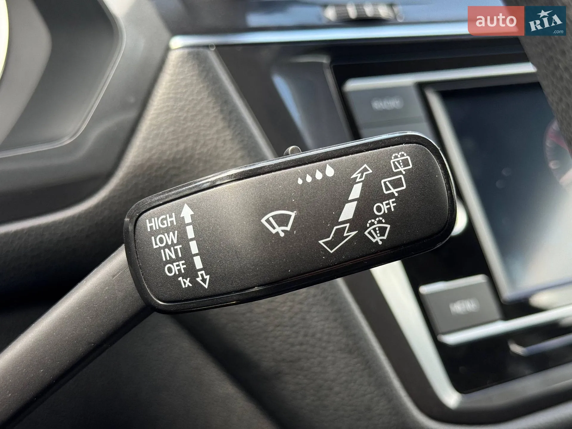 2020 Volkswagen Tiguan - мініатюра 27