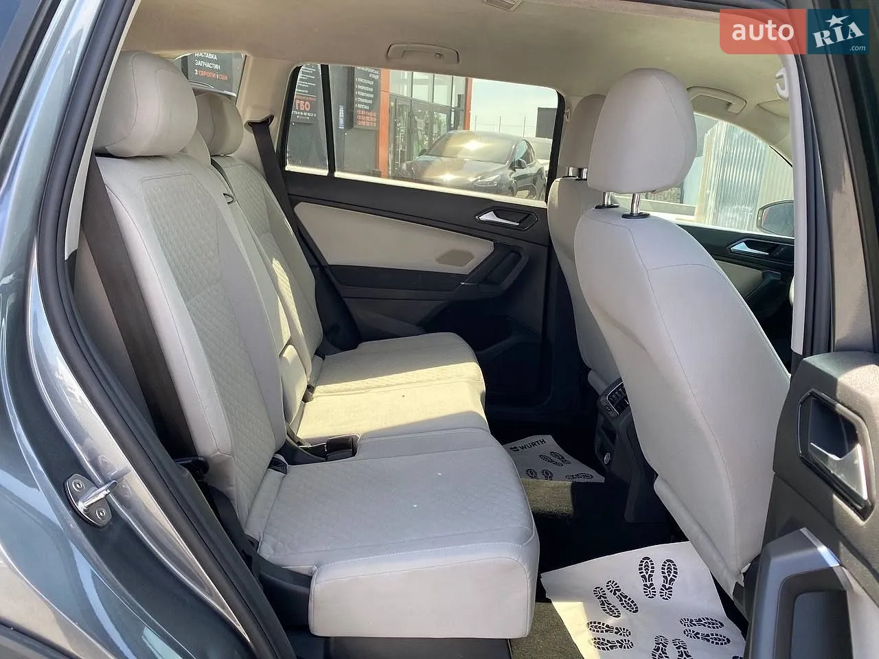 2017 Volkswagen Tiguan - мініатюра 20