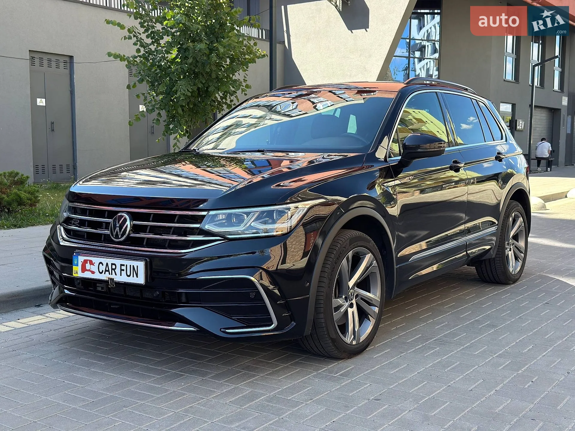 2020 Volkswagen Tiguan - фото 1