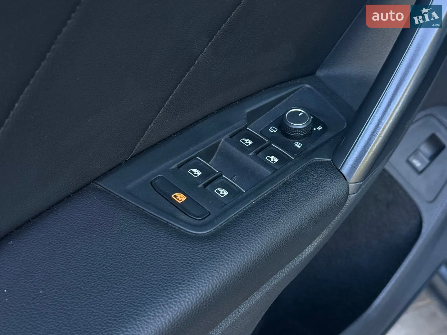 2018 Volkswagen Tiguan - мініатюра 17