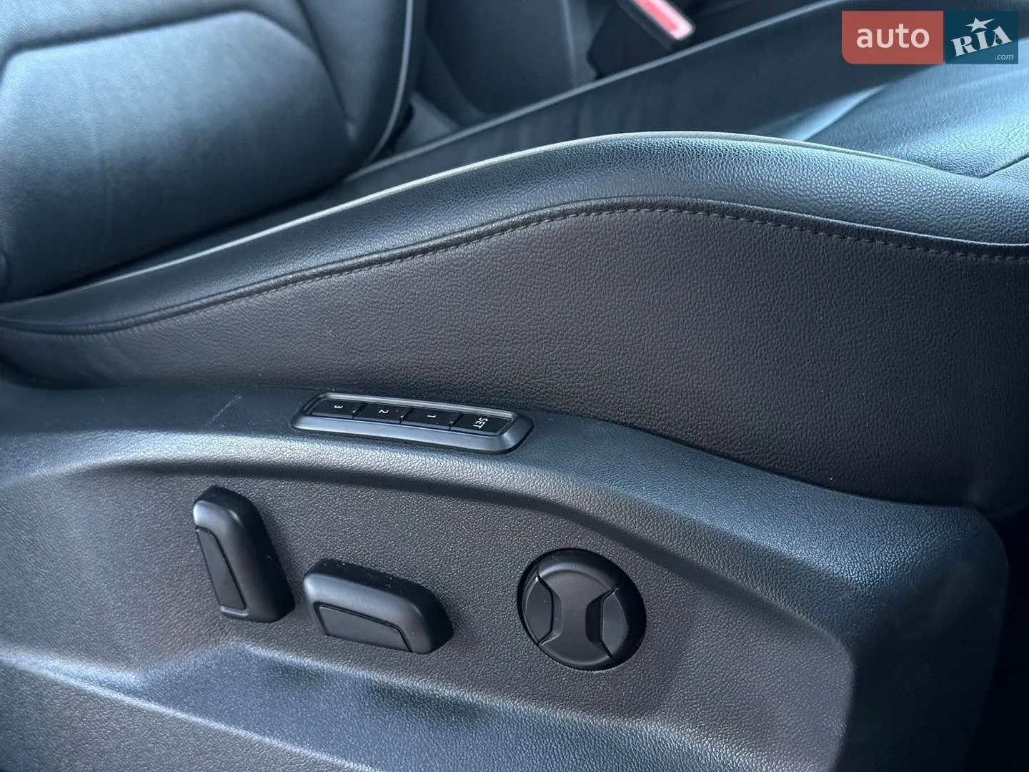 2018 Volkswagen Tiguan - мініатюра 31