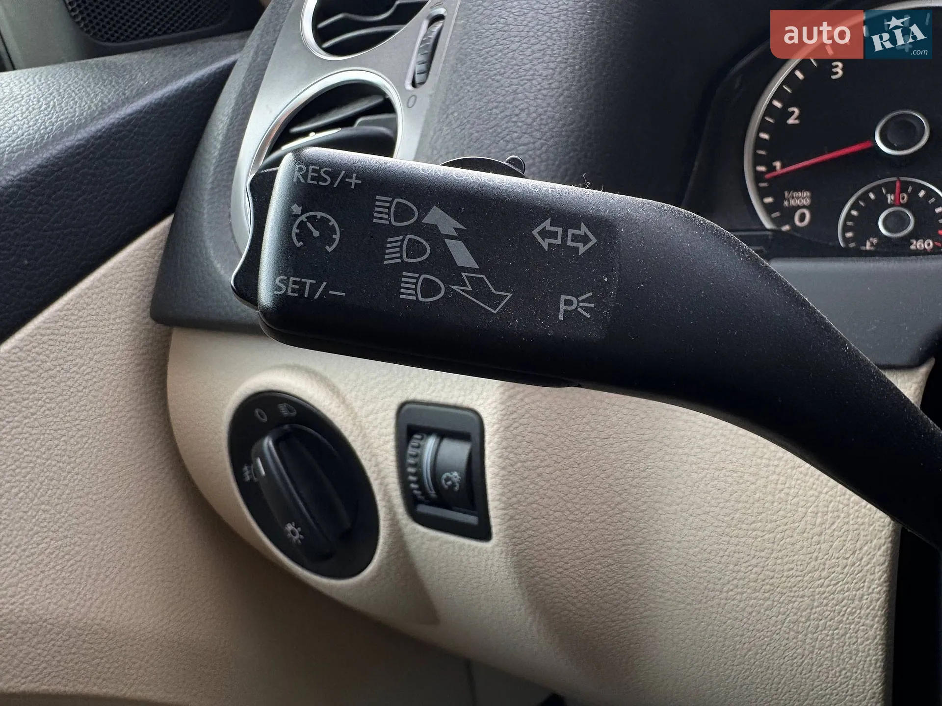 2010 Volkswagen Tiguan - мініатюра 21
