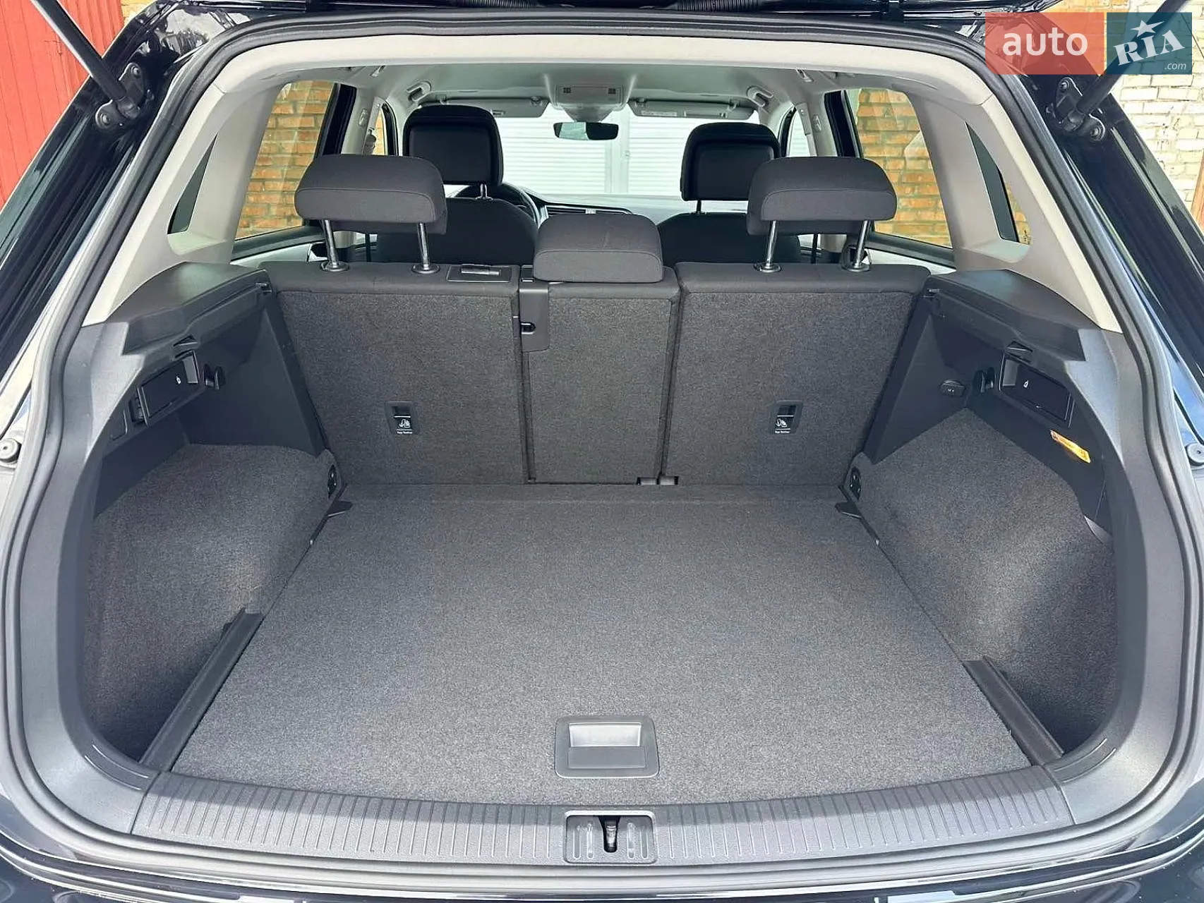 2017 Volkswagen Tiguan - мініатюра 33