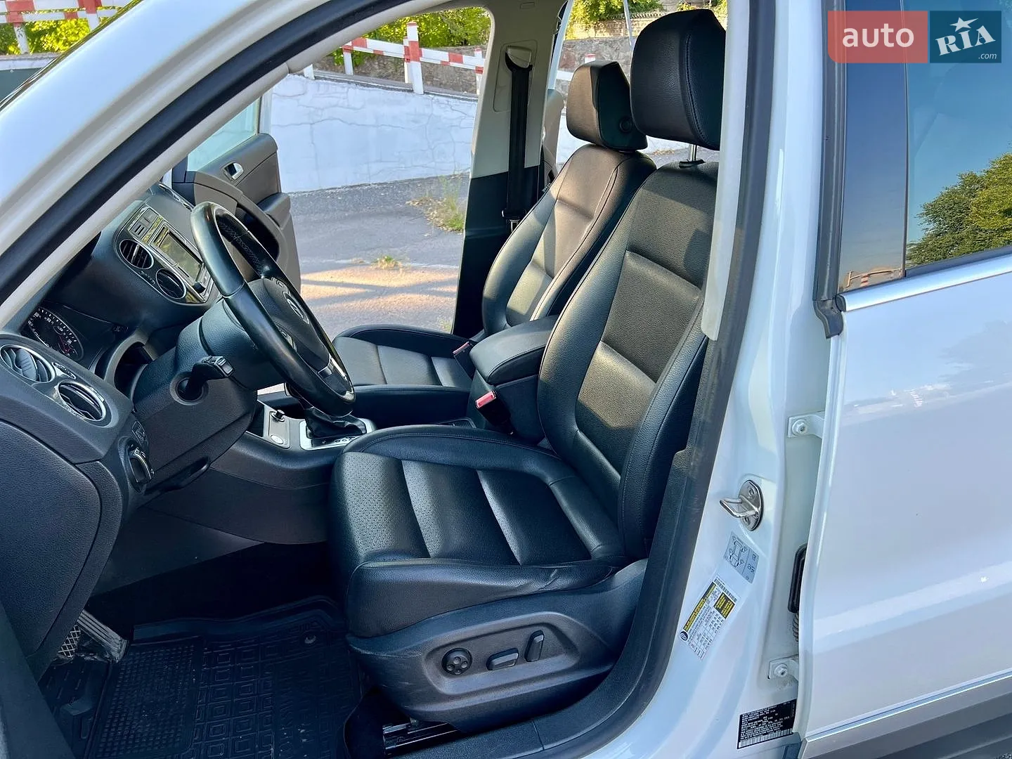 2016 Volkswagen Tiguan - мініатюра 13