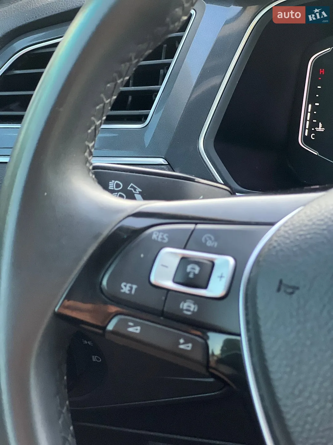 2020 Volkswagen Tiguan - мініатюра 20
