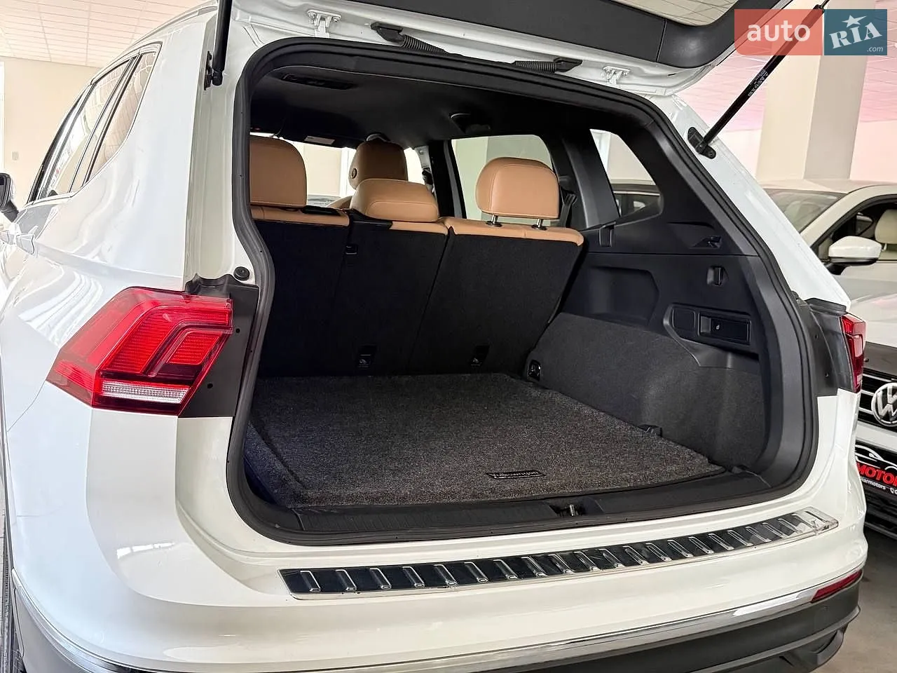 2023 Volkswagen Tiguan - мініатюра 16