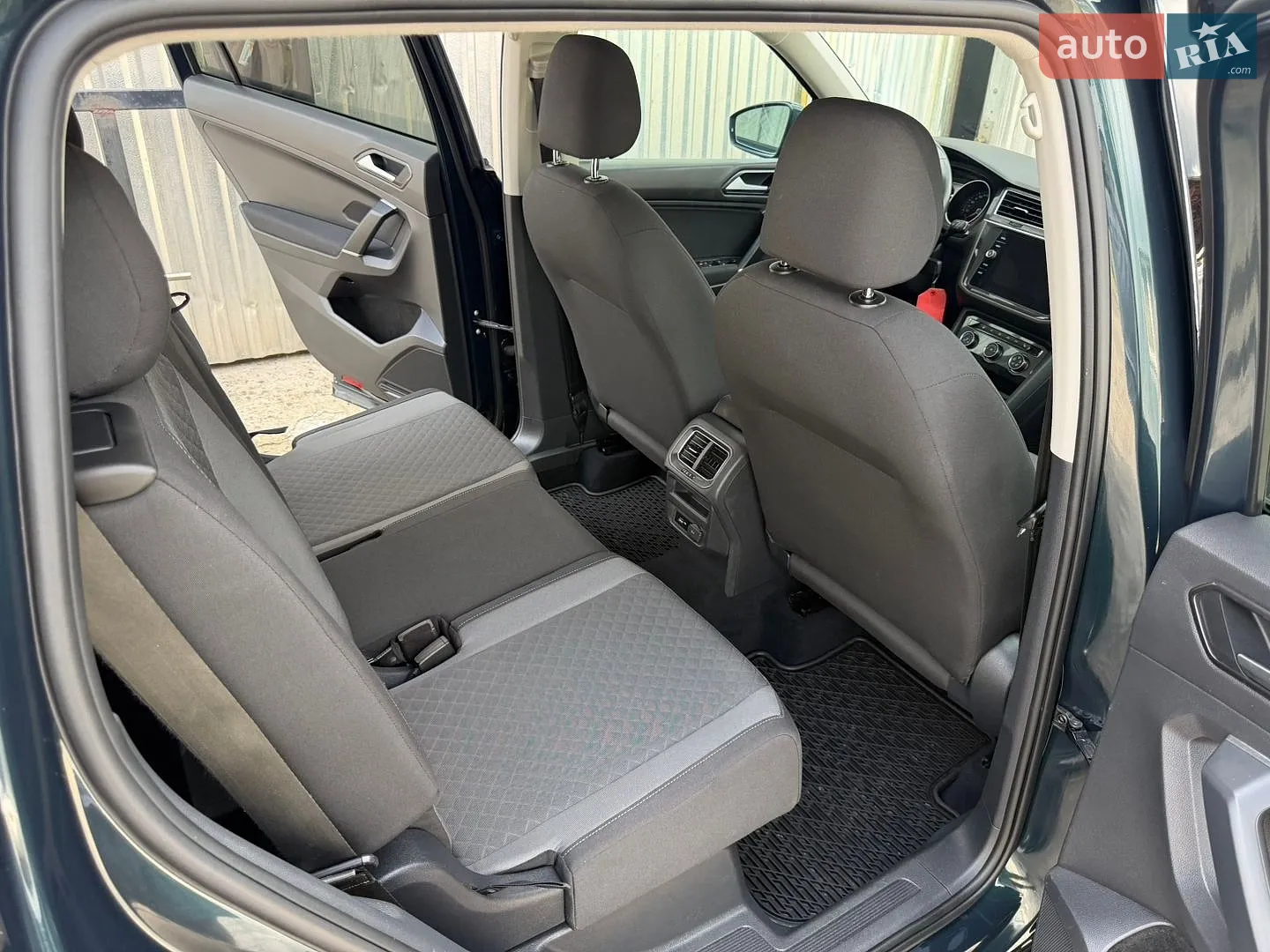 2017 Volkswagen Tiguan - мініатюра 34