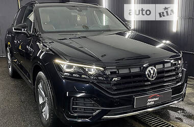 Позашляховик / Кросовер Volkswagen Touareg R 2019 в Дніпрі