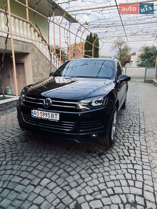 Внедорожник / Кроссовер Volkswagen Touareg R 2014 в Иршаве