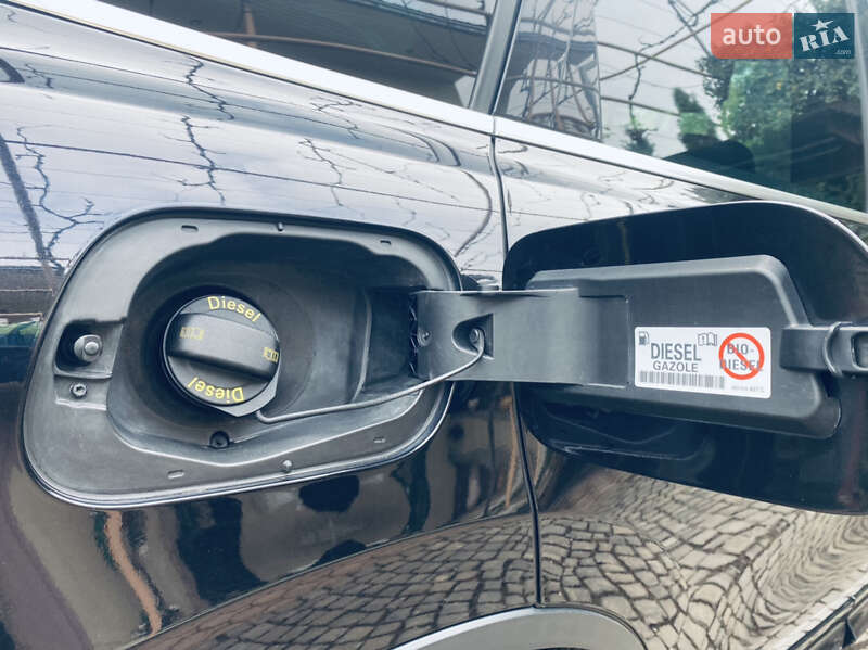Внедорожник / Кроссовер Volkswagen Touareg R 2014 в Иршаве