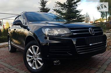 Внедорожник / Кроссовер Volkswagen Touareg 2013 в Киеве