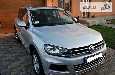 Внедорожник / Кроссовер Volkswagen Touareg 2012 в Черновцах