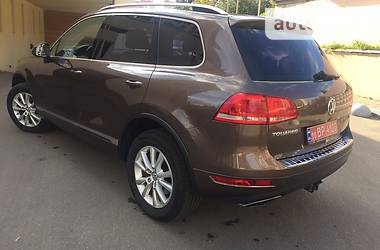 Внедорожник / Кроссовер Volkswagen Touareg 2012 в Киеве