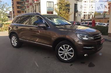 Внедорожник / Кроссовер Volkswagen Touareg 2012 в Киеве