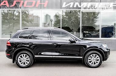 Внедорожник / Кроссовер Volkswagen Touareg 2014 в Киеве