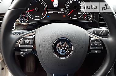 Позашляховик / Кросовер Volkswagen Touareg 2016 в Одесі