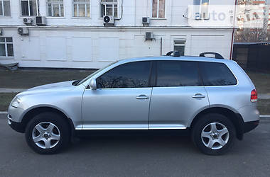 Позашляховик / Кросовер Volkswagen Touareg 2005 в Києві