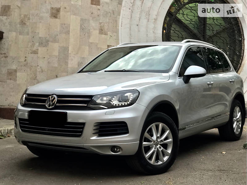 Внедорожник / Кроссовер Volkswagen Touareg 2013 в Днепре