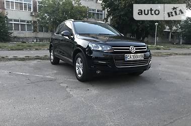 Внедорожник / Кроссовер Volkswagen Touareg 2013 в Черкассах