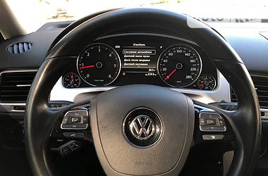 Внедорожник / Кроссовер Volkswagen Touareg 2012 в Тернополе