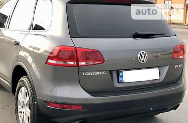 Внедорожник / Кроссовер Volkswagen Touareg 2011 в Киеве