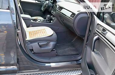 Позашляховик / Кросовер Volkswagen Touareg 2011 в 