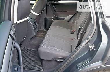 Позашляховик / Кросовер Volkswagen Touareg 2011 в 