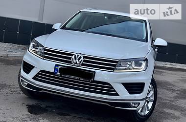 Позашляховик / Кросовер Volkswagen Touareg 2018 в Києві