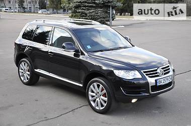 Внедорожник / Кроссовер Volkswagen Touareg 2007 в 
