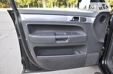 Внедорожник / Кроссовер Volkswagen Touareg 2007 в 