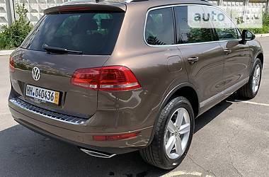 Позашляховик / Кросовер Volkswagen Touareg 2014 в Вінниці