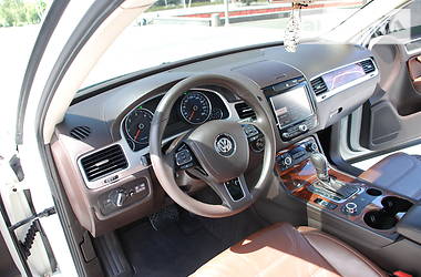 Позашляховик / Кросовер Volkswagen Touareg 2012 в Краматорську