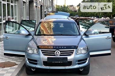 Позашляховик / Кросовер Volkswagen Touareg 2008 в Києві