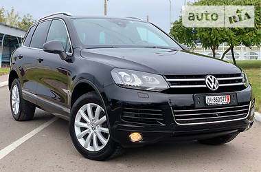 Внедорожник / Кроссовер Volkswagen Touareg 2013 в Ровно