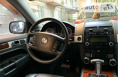 Внедорожник / Кроссовер Volkswagen Touareg 2006 в Николаеве