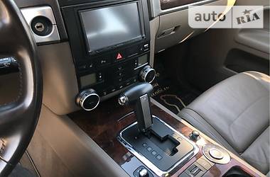 Позашляховик / Кросовер Volkswagen Touareg 2007 в 