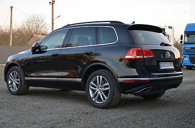 Внедорожник / Кроссовер Volkswagen Touareg 2015 в Луцке