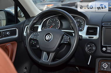 Внедорожник / Кроссовер Volkswagen Touareg 2015 в Луцке