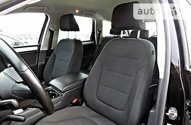 Позашляховик / Кросовер Volkswagen Touareg 2013 в 