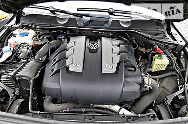 Позашляховик / Кросовер Volkswagen Touareg 2013 в 