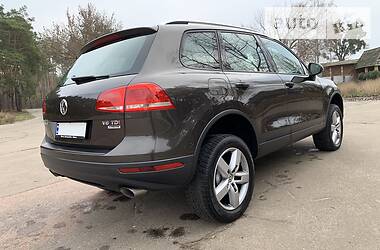 Внедорожник / Кроссовер Volkswagen Touareg 2015 в Киеве