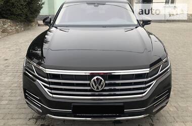Позашляховик / Кросовер Volkswagen Touareg 2018 в 
