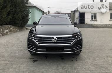 Позашляховик / Кросовер Volkswagen Touareg 2018 в 
