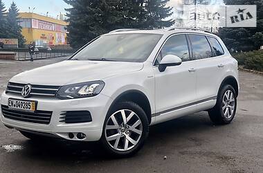 Внедорожник / Кроссовер Volkswagen Touareg 2012 в Виннице