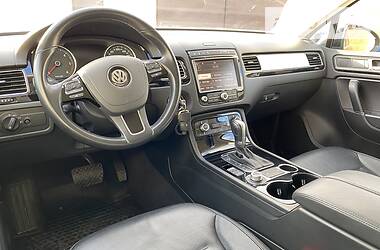 Внедорожник / Кроссовер Volkswagen Touareg 2015 в Мукачево