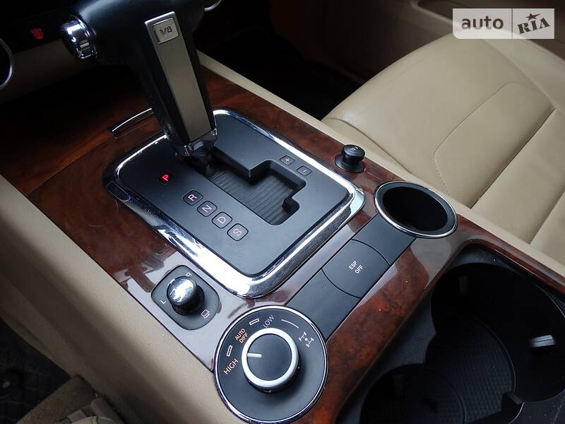 Позашляховик / Кросовер Volkswagen Touareg 2007 в Дніпрі