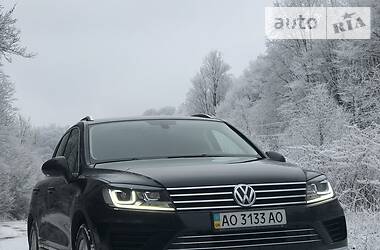 Внедорожник / Кроссовер Volkswagen Touareg 2015 в Мукачево