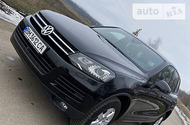 Позашляховик / Кросовер Volkswagen Touareg 2012 в 