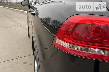 Позашляховик / Кросовер Volkswagen Touareg 2012 в 