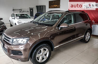 Позашляховик / Кросовер Volkswagen Touareg 2011 в 